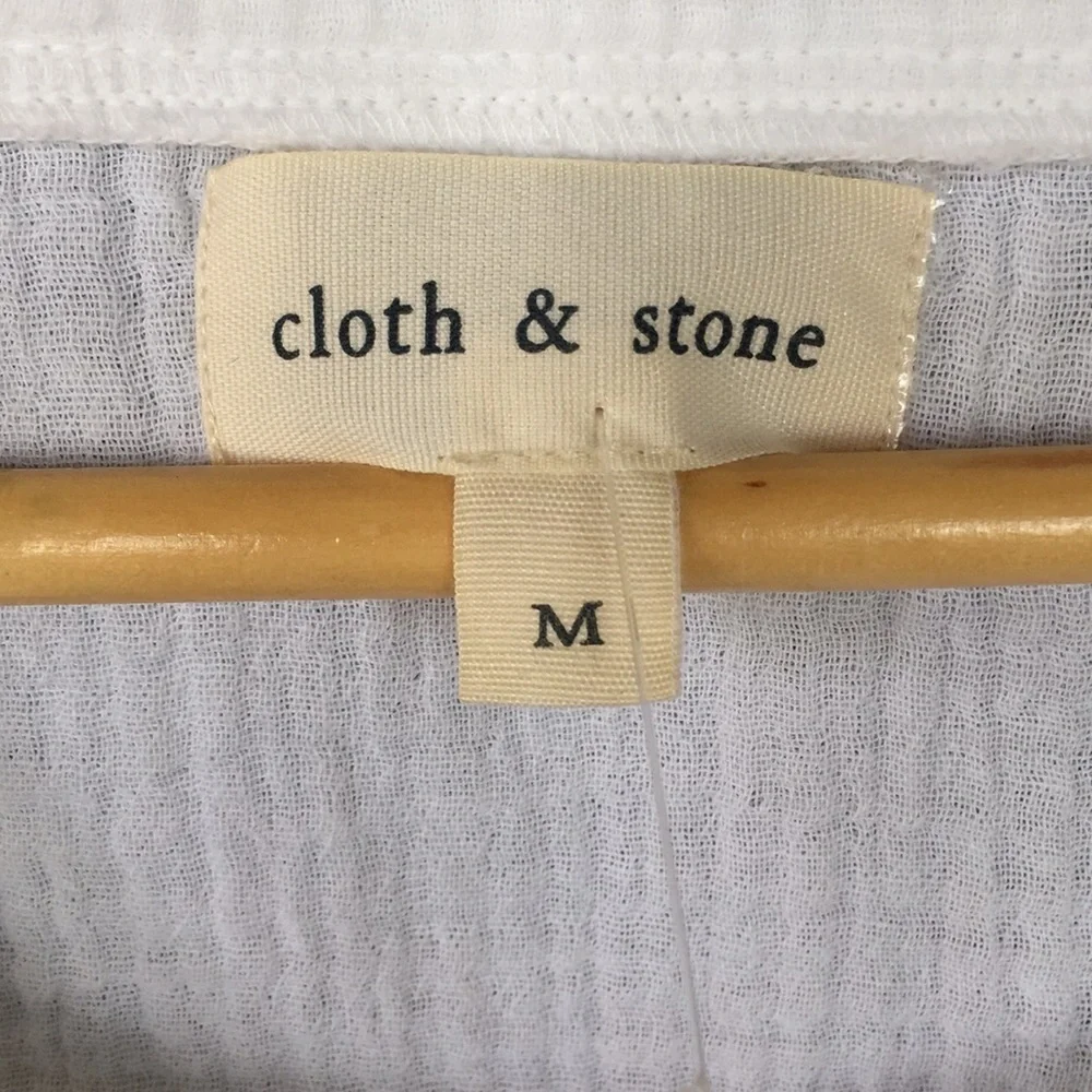 NWOT Cloth & Stone White V-Neck Lace Up Top